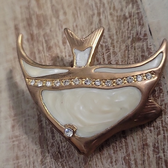 Copper and Creamy Enamel Fish Brooch with Rhinestones - Picture 4 of 4